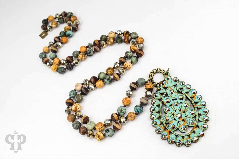 NEW PINK PANACHE women's crackle santa fe necklace in turquoise